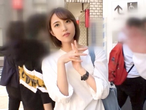【素人】ショートヘアにショートパンツの美人女子大生に声をかけてホテルに連れ込んだらおちんぽ大好きな淫乱娘でしたｗｗｗ