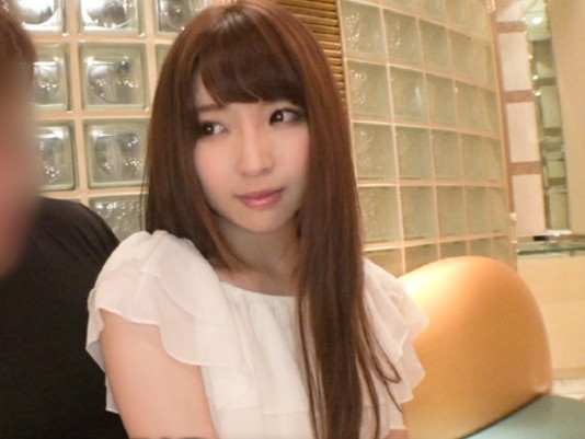 【黒髪美女！】あまり男性経験がないという大人しい雰囲気の美女！そうとは思えない腰振りで自らチンポを出し入れ！ｗ