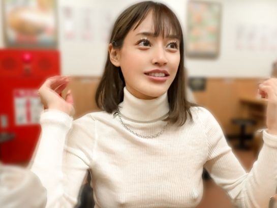 【痴女】乳首ガン透けの恰好で街を歩いちゃうド変態JD！オモチャで弄られビンビンに乳首勃起させて騎乗位でパコりまくる痴女！