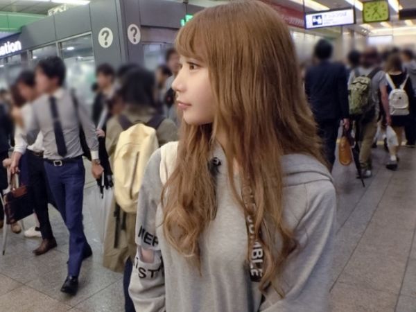 【ギャル×ナンパ】関西弁ギャルのナンパに成功→しゃぶりつきたくなるエロマンコが手マンでびしょ濡れ状態に♡