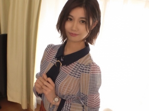 【スレンダー】ミニスカートから伸びる真っ白美脚のエロいスレンダー美女と真っ昼間からホテルで本気セックス！！！