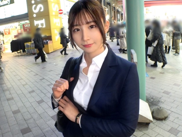 【女性社員】スーツの下にはそんなに大きなオッパイ隠していたのね！新人OLの淫らな欲望！まだまだ学生気分がヌケません！