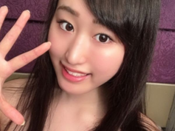 【クソビッチヤリマンSEX】清楚な地下アイドルがファンを誘惑！即尺圧倒テクで射精！パイパンオメコに合体して膣内射精！
