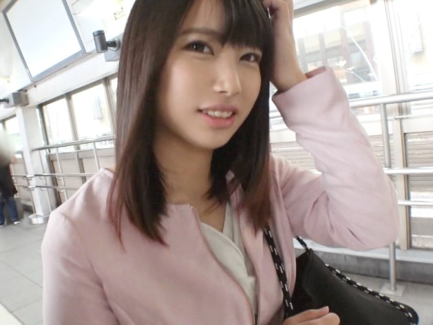 【女子大生×ハメ撮り】可愛い女子大生とイチャラブSEX…♡挿入したら卑猥な声が漏れ出ちゃう！