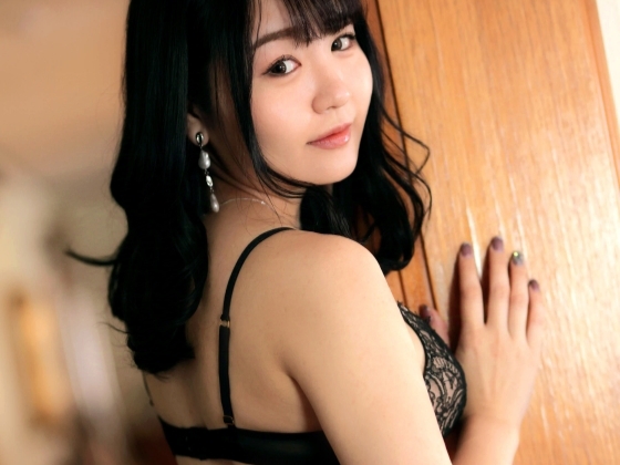 【巨乳×素人】黒髪ロングのお姉さんはにくにくしいボディで巨乳を揺らして感じまくる！男を気持ち良くする体