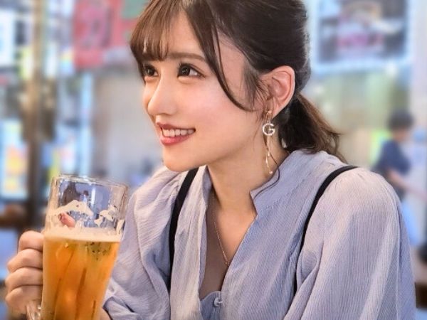 【女子大生】とにかく顔のかわいさだけで興奮しちゃう！好きが溢れてるから男に尽くすタイプ！マジで最高にシコい女子です！