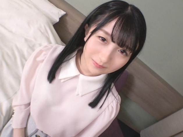 【素人】肌の白さが清楚さを増す女の子！優しそうなそのお顔はヤラシイ事されたら卑猥に歪むのが心地いい！何でもしちゃう！