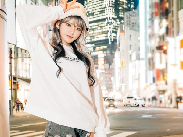 【八掛うみ】激エロ激かわ美少女ギャルと生ハメSEX⁉パイパンなキツキツマンコで膣奥ズッポリ騎乗位FUCK♥︎