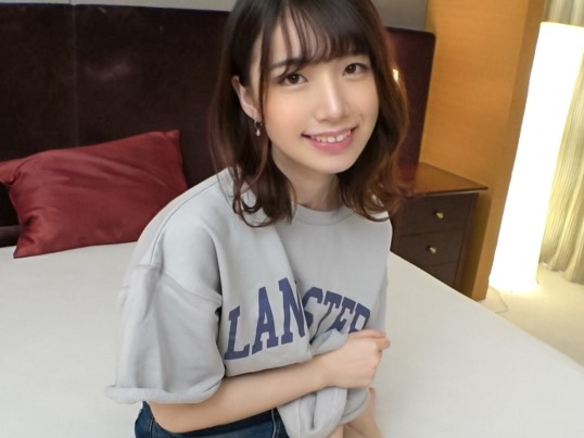 【色白美少女の着衣プレイ】 制服の下は敏感ボディ！ 服を脱がさず挿入して感じちゃう♡ 禁断の着衣セックスに挑戦！