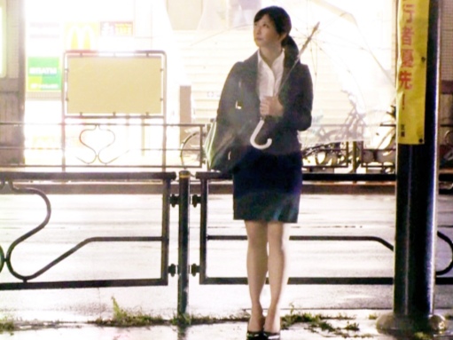 ＜OL＞婚約破棄されたばかりの薄幸レディがビジネススーツのまま見知らぬ男にハメられちゃう♡清楚な顔に似合わず潮吹きまくる