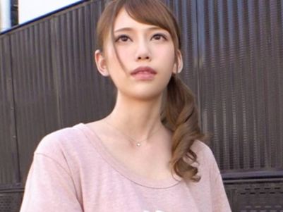 【童貞クンと人妻の初体験】 スレンダー巨乳の若妻が優しく筆おろし！ 初めての中出しにドキドキが止まらない♡