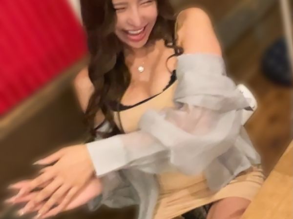 【素人】おっぱい大きな変態ギャルさん！セックス大好き過ぎ！エロい事したい！チンポでおマンコ挿入されたい！淫乱ですね！