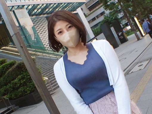 【清楚なお姉さんの大洪水】 ナンパした美人が恥じらいながら潮吹き絶頂！ 溢れ出すエロさで男を虜にする♡