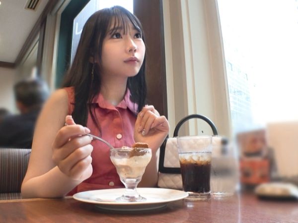 【受付嬢】性欲高めっ♥リアルな肉棒漬けハメ撮りで感じちゃいますよ///潮吹き姿も最高に卑猥でエロエロ…