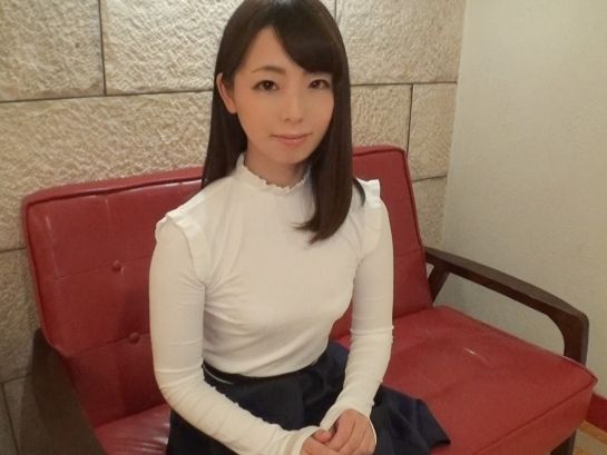 ＜三十路熟女＞年齢を感じさせないロリ姉さんのおマンコご開帳で指マン＆ペロリはジュルジュル♡バックでキメたら切ない喘ぎ声！