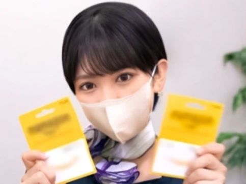 【Gカップ店員の淫乱接客】『広告以上のエロさ！』あの噂の店に行ったら、Gカップのドスケベ店員が待ってた！ヨダレ垂らしまくりのフェラがヤバすぎて、もう我慢できない！最高のサービスに悶絶必至♡