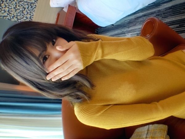 【メイドカフェの裏側】『あっ…ダメ…大きい…』普段は可愛いメイドさんが、巨根を初めて挿入され悶絶！！自慢の美ボディを晒し、メリメリと突かれる快感に喘ぐ姿は必見！！普段とのギャップがエロすぎる！！♡