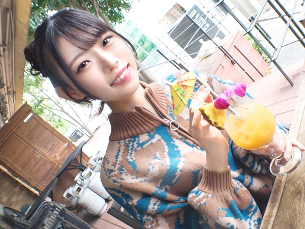 【初撮り】神戸の激カワ素人娘とハメ撮り！ピンクの美マンを激しく責め、絶頂させちゃう♥ウブな美少女がカメラの前で乱れる姿がたまらない！エロかわいい初体験！