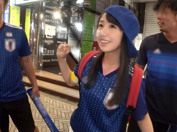 【W杯観戦女子をGET】『もうダメ…イっちゃう！』女子大生が3Pセックスでメス顔全開！代わるがわるチンポを味わい、イキまくる姿は必見！スポーツ観戦後のエッチな夜に興奮必至♪