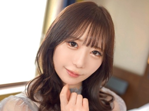 【神レベル美少女看護師の淫乱ナースプレイ】『ダメ…患者さんにバレちゃう…』誰もが振り返る美貌の看護師が、手マンでビチョ濡れオマンコに！騎乗位で腰をクネらせ、感じまくる姿は必見！制服の下はエロすぎる敏感ボディ！♡