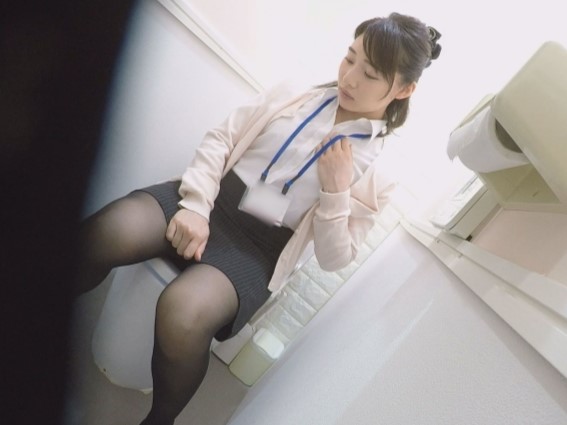 【パンスト美脚OLのトイレ隠れオナ】『誰か来ないかな…』仕事中の性欲が爆発！キレイなお姉さんがトイレにこもり、パンスト越しに指でクリを刺激！我慢できずに喘ぐ姿がエロすぎる！