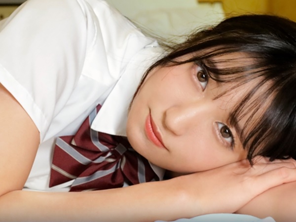 【極上女子校生を密室で濃厚セックス】華奢でシャイなJKを連れ込み、きつめのマンコをチンポで激しくガン突き！ピンクの秘部にザーメンをたっぷり注ぎ込む、危険な誘惑プレイ！♡