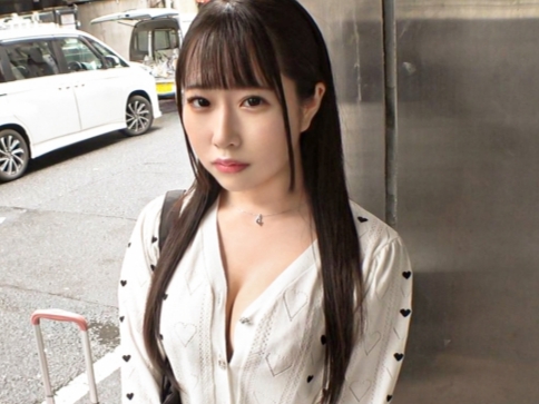 【美巨乳ナンパ娘の敏感乳首】『乳首弱いの…』巨乳ちゃんをゲット！ピンクの乳首をコリコリ責められてトロトロマ●コに！勃起チ●ポで激しく突かれ、巨乳を揺らしながら感じまくるエロかわセックス！！