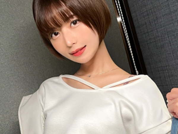 【JDの初々しいエロ】『先輩、気持ちいい…』ショートカットが似合うスレンダー女子大生がチ○ポをフェラ！生挿入で色んな体位を楽しむ、ウブなのにエロすぎる初体験セックス♡