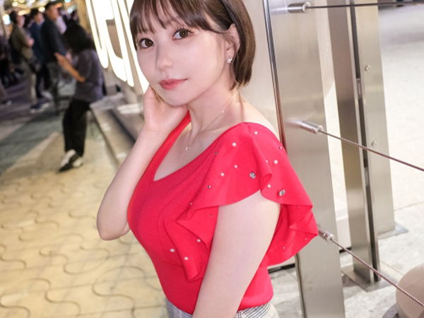 【色白巨乳お姉さんの生ハメプレイ】柔らか美乳を揉みしだき、パンストを破いて即挿入！お姉さんの色っぽい喘ぎ声とエッチな表情に興奮MAX！！