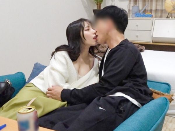 【黒髪美少女の誘惑】『ダメ…こんなの初めて…』バーでゲットした清楚系美女を即ハメ！部屋で見せた淫乱姿にビックリ♡盗撮映像がエロすぎる！！