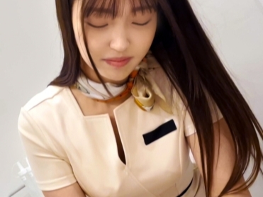 【美乳エステティシャンの淫らなフェラ】脱毛サロンのエロ可愛いお姉さんがチンコをしゃぶり、感じまくる姿にフル勃起！エチエチな美乳ボディがたまらない！♡