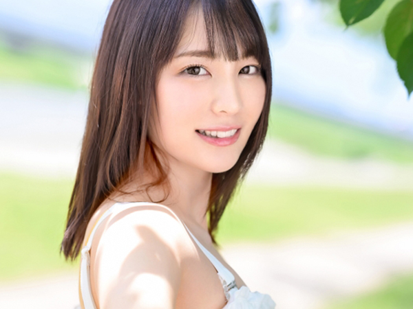 【カップルのラブラブぶっかけプレイ】『気持ちいい…もっと♡』超可愛い彼女の美乳を責めまくり!手コキフェラでギンギンにされて、ラブラブ騎乗位で激しく腰振り!愛が溢れるエロティックな夜!