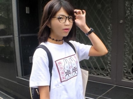 【メガネ女子の電マ責め】『あっ…ダメ…敏感なの…』ウブな見た目とは裏腹に、電マで敏感マンコを刺激されビクビク痙攣! メガネの奥のトロンとした瞳がエロすぎる!♡