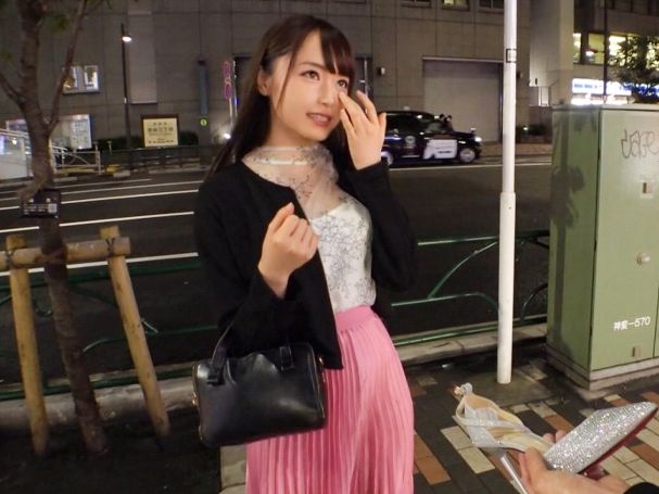 【黒髪清楚系美女の淫乱プレイ】『もっと奥まで…』チンポ大好き美女がスレンダーボディをくねらせながら悶絶!おま○こ全開の体位で激しく突かれ、感じまくる姿がエロすぎてたまらん♡