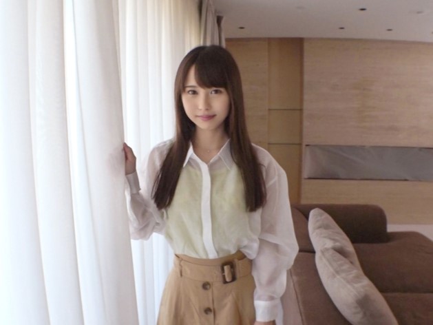 【素人】『あぁ…挿入ってきてる…♡』清楚スレンダーな美女が照れ顔のフェラチオご奉仕から生ハメ騎乗位！