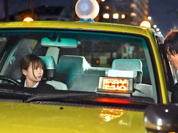 【猫系ドライバーの甘々同棲】『もう…仕方ないにゃ…』スレンダー美人なタクシードライバーがナンパ男の根気に負けて同棲スタート！甘い恋人セックスでトロけるような喘ぎ声♡ 仕事中のクールな姿とのギャップがエロすぎる！