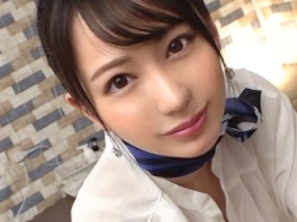 【敏感セラピストの過激セッション】『ダメ…感じすぎる…』清楚な美人セラピストが、3Pで大胆に変貌！大量のお漏らしとビクビク痙攣アクメで失神寸前！激ピスに翻弄され、理性崩壊の快楽堕ち！♡