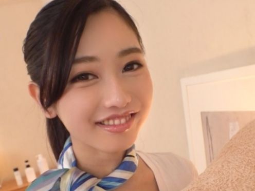 【小柄ギャルエステ】ちっちゃくて可愛いエステティシャンが、ダメだとわかっててもチ○ポの誘惑に負けて…禁断のセックスにハマっちゃう！♡