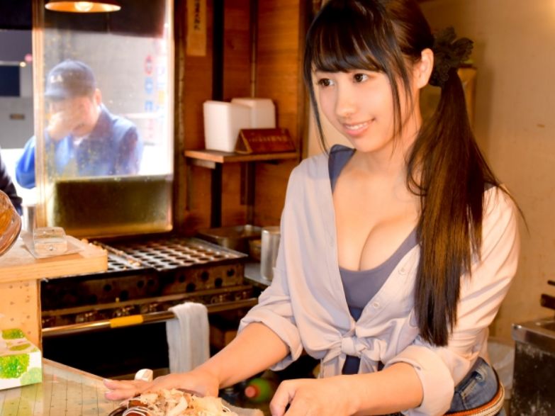 【ドスケベ看板娘】「撮っちゃイヤッ！」でも感じまくってる19歳女子！マンコ感度高すぎて崩壊！！