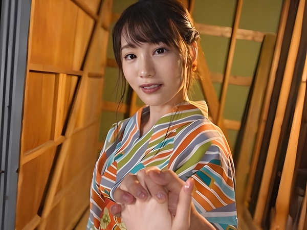 【浴衣でエッチな夏祭り】『声我慢できない…』幼馴染の同級生とドキドキの夜♡浴衣からこぼれる色白ボディがエロかわいい！夜の静けさに響くピストン音と喘ぎ声がたまらない！誰かに聞かれちゃうかも…なシチュエーションに興奮MAX！