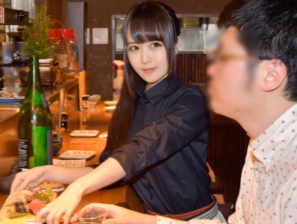 【居酒屋の天使を独占】『やだ…お客さん…』男性ファンを魅了する看板娘がまさかのガチハメ！小ぶりなおっぱいを堪能し、可愛すぎる顔に興奮MAX！ちっぱい好きにはたまらない！